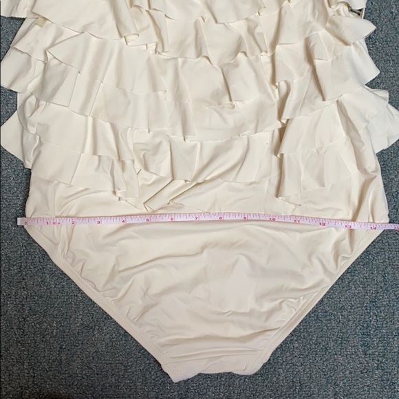 One piece with multiple layers - Picture 5 of 7